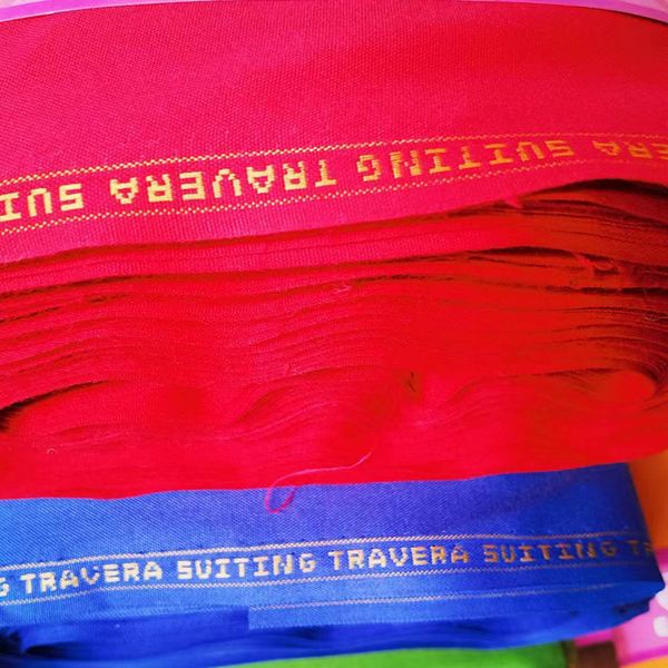 Einfarbiger, mit TR-Polyester gefärbter Stoff in mehreren Farben erhältlich