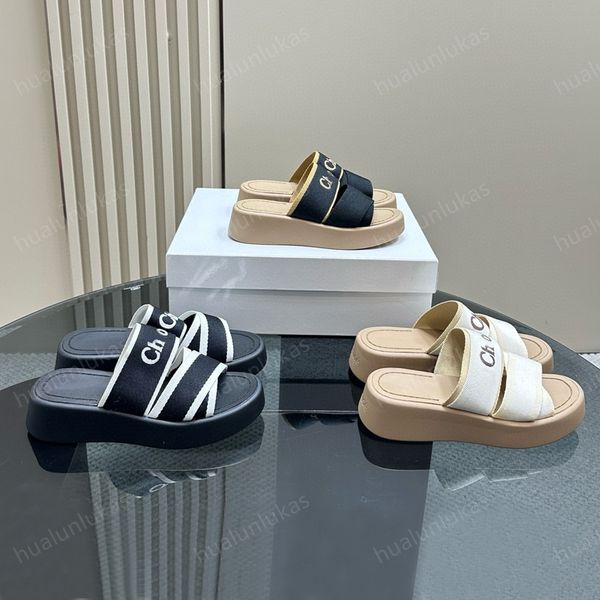 Piattaforma in stile vacanza Platto vetrini piatti a maglia Schegno di lettere Sandali Ladie Casual Beach Slil su scarpe pianeggianti Slipisti di design di lusso per donne con scatola