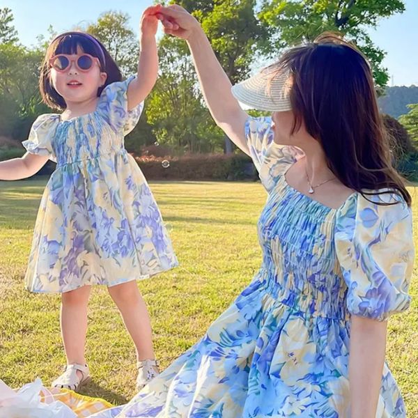 Vestido floral de chiffon de chiffon de verão mãe e filha roupas combinando mulheres roupas de bebê roupas de menina combinando roupas 240322