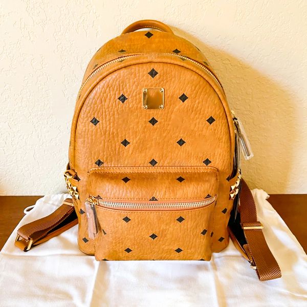 Vintage deri MC Sırt Çantası Tasarımcı Çanta Üst kaliteli 3 boyutta kadın back Pack Lüks Klasik Okul Çantası Yüksek Kapasite Kitap Çantaları Erkek Çarşamba Crossbody Omuz Küçük Kitap Çantaları