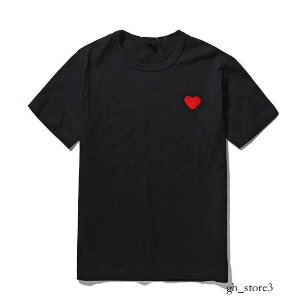 2023 Jogar Mens Camiseta Designer Vermelho Commes Coração Mulheres Garcons S Badge Des Quanlity Ts Algodão Cdg Bordado Manga Curta BG 600