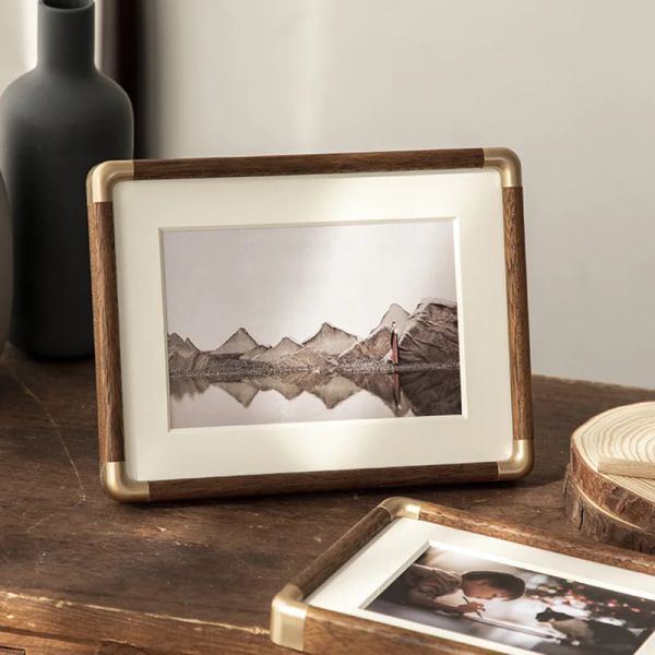 Frame rame angolare texture in legno solido fotogramma decorazione tavolo da tavolo che lava le foto trasformate in album appesi al muro