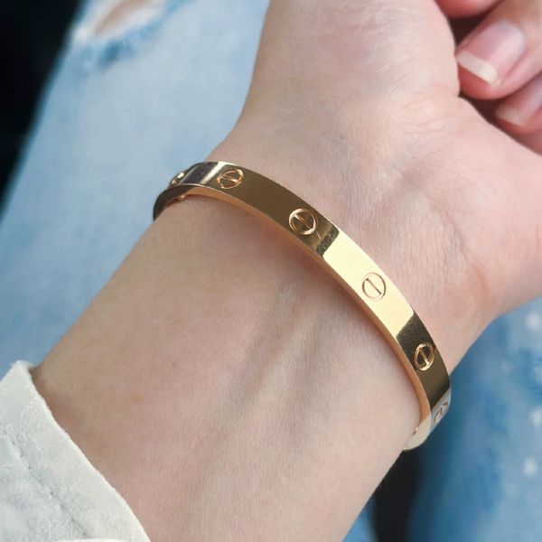 braccialetto femmes braccialetto a vite Bracciale a polsino eterno a banda larga in acciaio inossidabile di nuova moda con alta lucidatura, designer di marca in oro