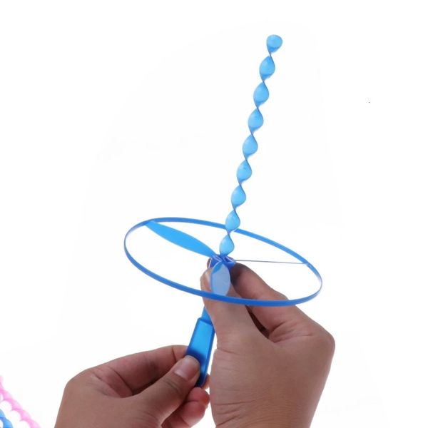 Confezione da 12 dischi volanti twisty colori assortiti elicotteri giocattoli per bambini regali 240325