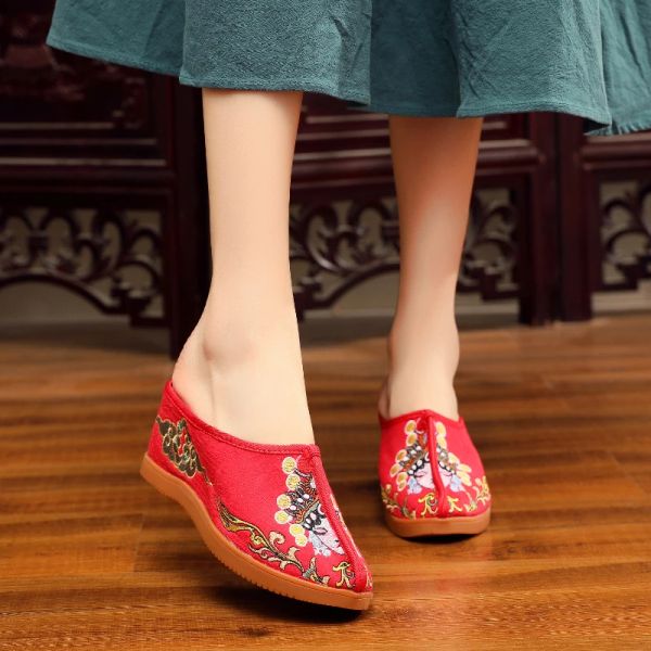 Сапоги повседневные вышитые каблуки тапочки женщина китайское стиль театральное лицо оксфордская плоская женская обувь домашние тапочки блин