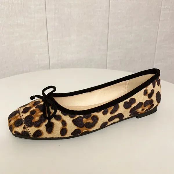 Sapatos casuais leopardo ballet flats mulheres dedo do pé quadrado deslizamento em bailarina mocassins primavera feminino feetwear zapatos de mujer plus size 43