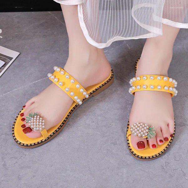 Pantofole 2024 donne estate stilista di lusso in rilievo elegante punta aperta slip on appartamenti sandali casual da donna all'aperto