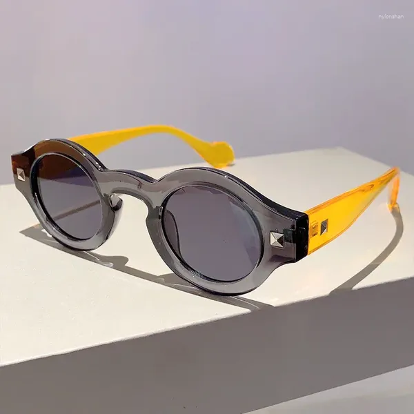 Óculos de sol pequeno quadro moda vintage redondo mulheres para homens 2024 designer óculos de sol steampunk rebite tons
