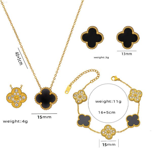 Set di collane con bracciali e collane di gioielli di moda con quadrifoglio impermeabile in acciaio inossidabile placcato oro 18 carati con zirconi