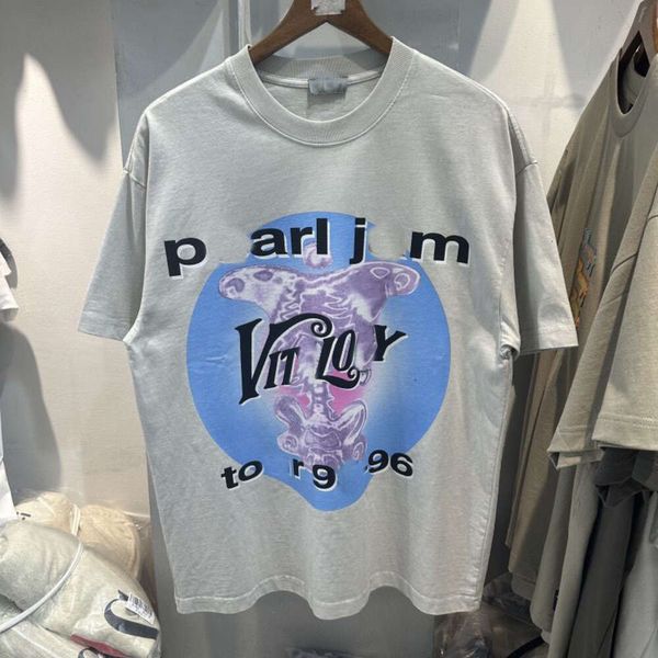 Designer Luxury Kanyes Classic Un paio di ampie T-shirt hip-hop a maniche corte con la stessa stampa rocker sono di tendenza negli Stati Uniti per l'estate 2024