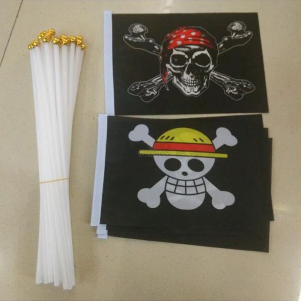 Aksesuarlar xvggdg 100pcs/lot 14 * 21 cm korsan maymun D. luffy kafatası bayrağı tek parça hasır şapka el dalga bayrakları plastik bayrak direkleri