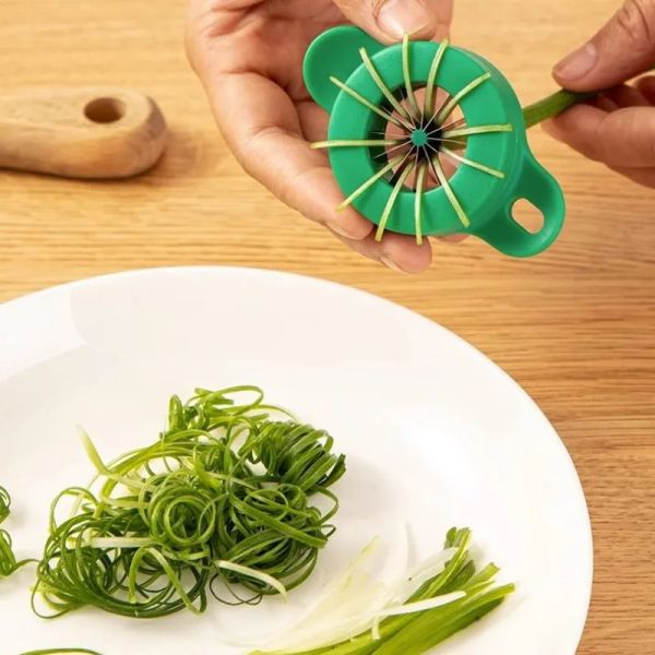 Nuovo trituratore facile per affettare cipolla verde Fiore di prugna Tagliare cipolla verde Trafilatura per trituratore di verdure superfine Accessori da cucina