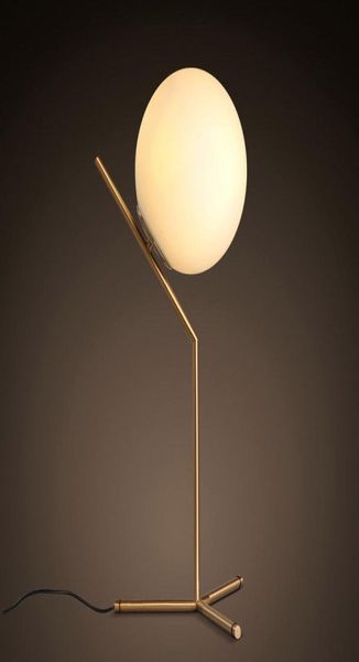 Lampada da tavolo moderna in vetro bianco con paralume globo Lampada da scrivania a LED in ottone da comodino Soggiorno TA0688711739