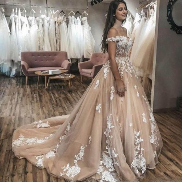 2024 Abiti da sposa arabi vintage A Line con spalle scoperte Tulle bianco 3D applicazioni di pizzo floreale con spalle scoperte corsetto indietro abiti da sposa taglie forti