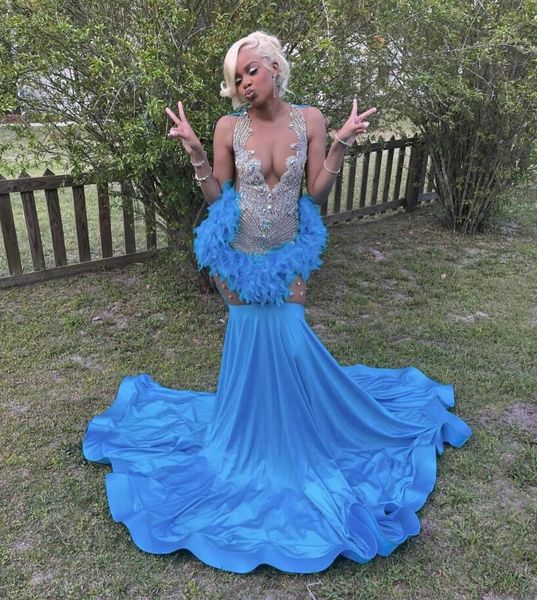 Hellblaues, luxuriöses langes Trompeten-Abend-Geburtstagskleid für schwarze Mädchen 2024, glitzerndes Diamant-Feder-Abschlussball-Galakleid
