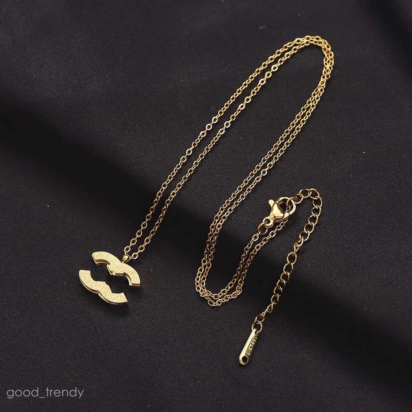 Chanei Channel Designer Love Подвесной ожерелье 18K Золото с изысканным дизайнерским брендом ювелирные изделия длинная цепь 925 Серебряное роскошное весеннее подарки 714