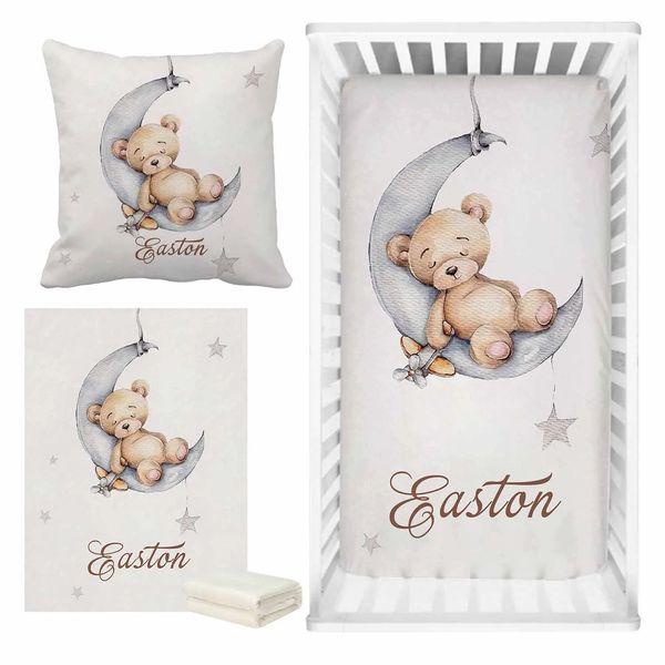 LVYZIHO Set di lenzuola per culla con nome personalizzato orso addormentato Biancheria da letto Sleep on Moon Regalo per baby shower 240313