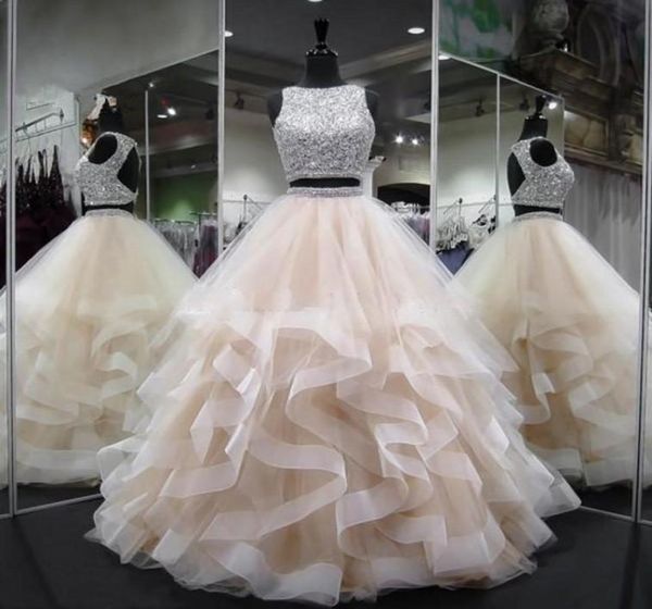 2019 Zwei Stücke Kristall Perlen Rückenless Ballkleid Quinceanera Kleider Plus Size Sweet 16 Kleider Debütant 15 Jahre Formale Party D6062745