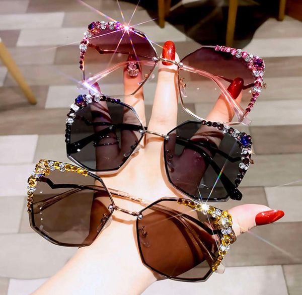 Роскошные бренд Digner Sunglass Высококачественные солнцезащитные очки Big Diamond Bling Bling Glass Fashion Shad для женщин UV4001053387