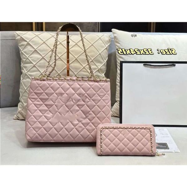 2023 BASSE DESIGNER Summer Women/Men Beach Handbag C Lettera Spalla Bota Flash Office Portafoglio Domande di alta qualità Donne con ampt