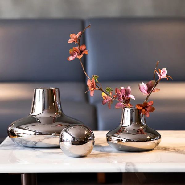 Vasi Nordic Light Luxury Ceramica da fiori in ceramica Galvanotecnica Vaso in argento Soggiorno Tavolo da pranzo moderno Decorazione floreale per club