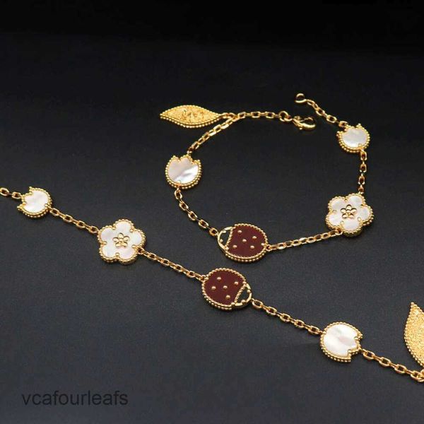 Van Jewelrys Cleef Four Leaf Clover Bracciale Bracciale a quattro foglie vanly Clefly New Seven Star Ladybug Five Flower Donna Alta Edizione Moda Light Lux