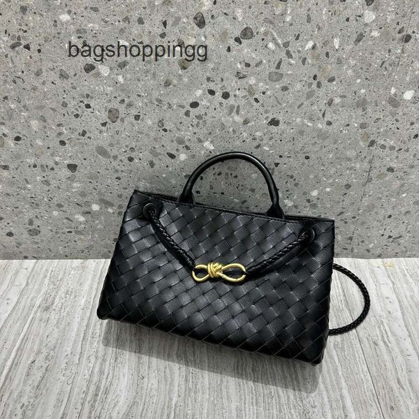 Ombro Veneeta Designer Mulheres Bolsa Moda Leste / Oeste Bolsa Andiamo 2024 Bolsas De Malha De Couro Mulheres Botteega Sacos Simples Axilas Único Oblíquo Straddle SALC