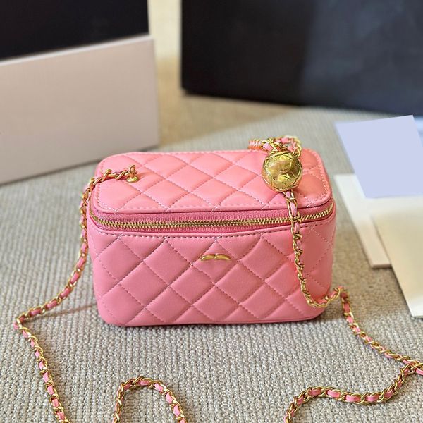 24Ss Mulheres Pele de Cordeiro Ouro Prata Pérola Bola Caixa de Maquiagem Bolsas Com Espelho SHW / GHW Crossbody Ombro Batom Suporte para Cartão de Telefone Bolsa de Estojo Cosmético de Grande Capacidade 17 CM