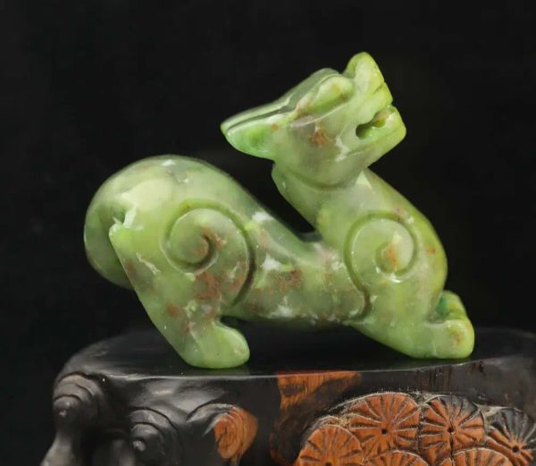 Skulpturen Alte handgeschnitzte Drachenstatue aus natürlicher Jade
