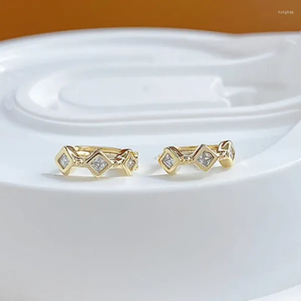 Brincos de argola coreano dongdaemun simples em forma de diamante zircão 14k banhado a ouro pequena fivela de orelha para mulheres brinco diário