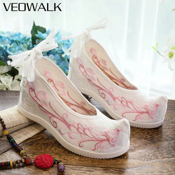 Veowalk Женская обувь на платформе из флока с вышивкой Феникса и хлопчатобумажной тканью, винтажная обувь в китайском стиле Hanfu, серая, розовая, белая, 240307