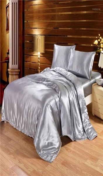 Conjuntos de cama Cor sólida cetim falso seda cinza conjunto de edredão cama de seda 234 pcs US Twin Queen King UK Single Double King3013812816