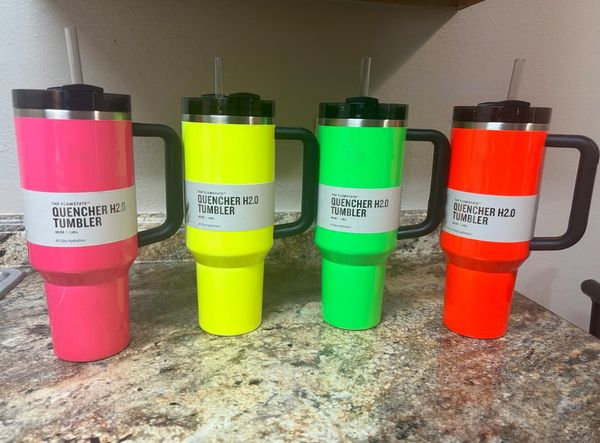 Estoque dos EUA 40 oz de neon elétrico Branco Amarelo Amarelo Amarelo H2.0 Canecas 40oz Tumblers de aço inoxidável com tampa da alça e copos de carro de palha garrafas de água rosa 0509