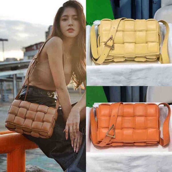 Bottegvenetas Bolsas Cassetes Bolsas Crossbody Bolsas Xadrez Couro Tecido Pequeno Travesseiro Quadrado de Pele de Carneiro Retangular Ombro Diagonal Única Tem Log