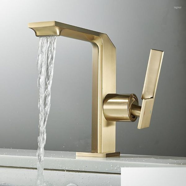 Rubinetti per lavandino del bagno Miscelatore per lavabo Rubinetti a cascata in ottone freddo Maniglia singola Montaggio su piano Oro spazzolato / Grigio canna di fucile / Cromo / Goccia nera Consegna Oteqk