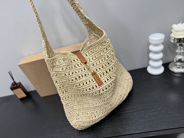 Designer Borse a spalla in paglia da donna in tessuto da uomo Borse da vacanza al mare scava fuori borsa in metallo con lettera pochette tote crossbody borse da viaggio moda borsa con tracolla