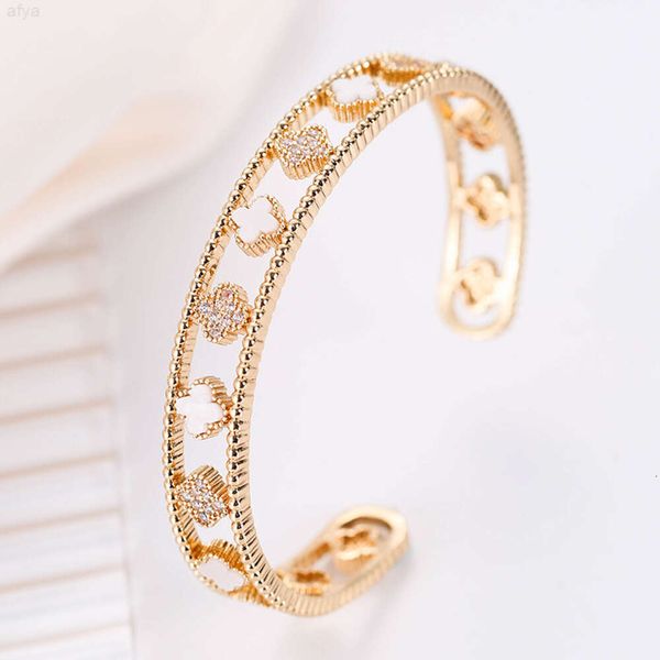 Modischer Klee-Schmuck, elegante Armbänder aus 18-karätigem Gold, Geschenk-Armreifen für Damen, Schmuck im koreanischen Stil