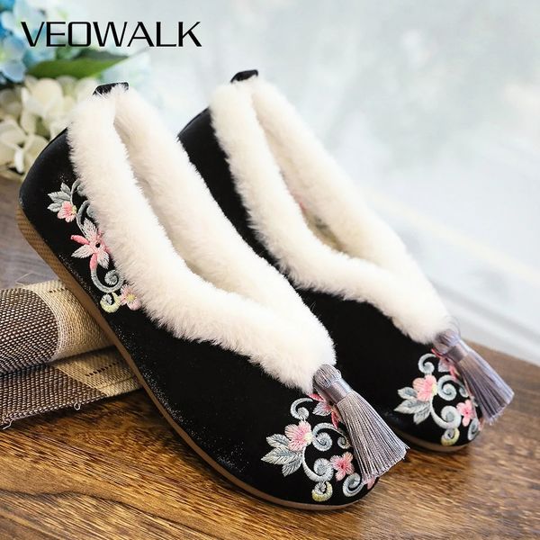 Veowalk estilo chinês borla inverno mulheres gola de pele falsa tecido de cetim quente bordado sapatos planos confortáveis mocassins preto vermelho 240307
