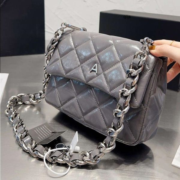 Designer Mulheres Bolsa de ombro de aba acolchoada France Luxury Brand C Diamond Lattice Oil Wax Leather Bolsa Lady Silver Big Teave Chain Str Kqhd