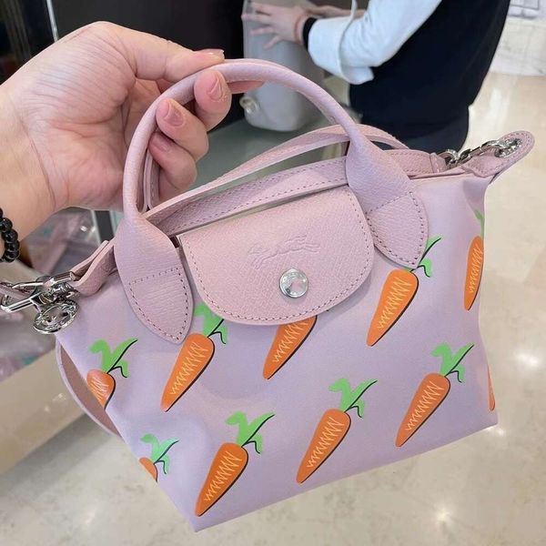 Loja Crossbody Bag Exportação Barato Novo Dragão Dumpling Bun Bonito Graffiti Decoração Alta Alça Curta Bolsa Versátil Um Ombro WomensCE3W