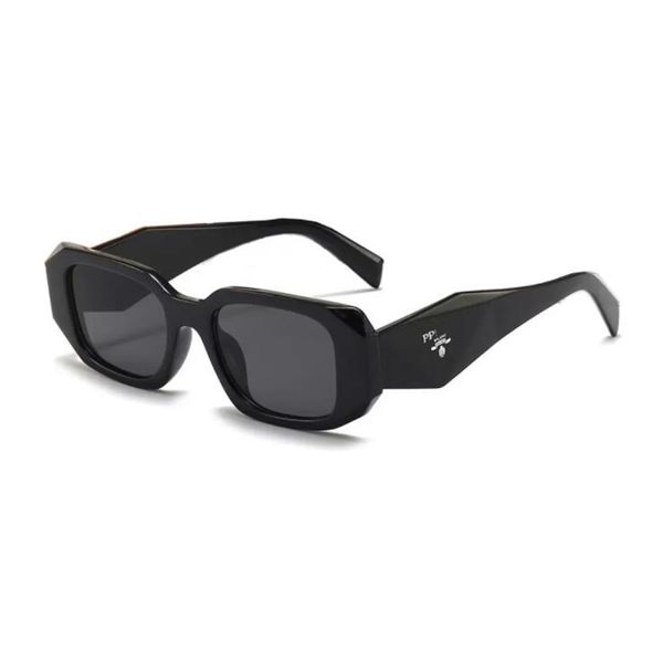 Herrendesigner Sonnenbrille für Frauen Gläser Mode Luxus Sonnenbrille Luxus Brille Goggle Outdoor Strand Sonnenbrille Mischfarbe Optionales dreieckiges Signatur