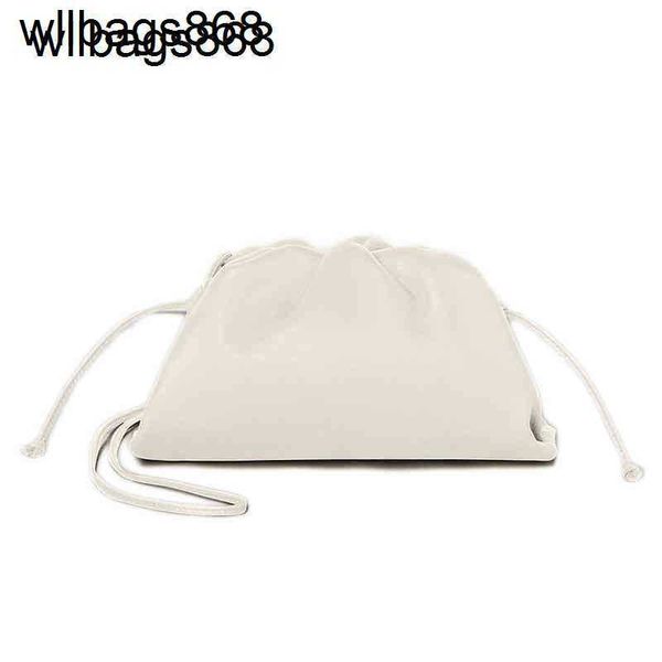 Bottegvenetas Pouch the Designer Handbags 2024 Leder Cloud Bag Wrinkled Dumpling Bag One Shoulder Messenger Hand Dumpling Handbag