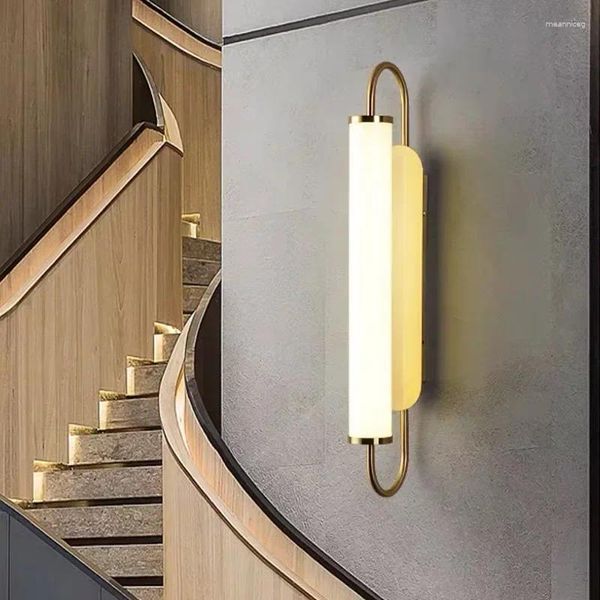 Настенный светильник в скандинавском стиле, минималистичный, длинная полоса, светодиодный, железный, золотой, акриловый, для спальни, прикроватной тумбочки, для гостиной, для ресторана, внутреннего освещения