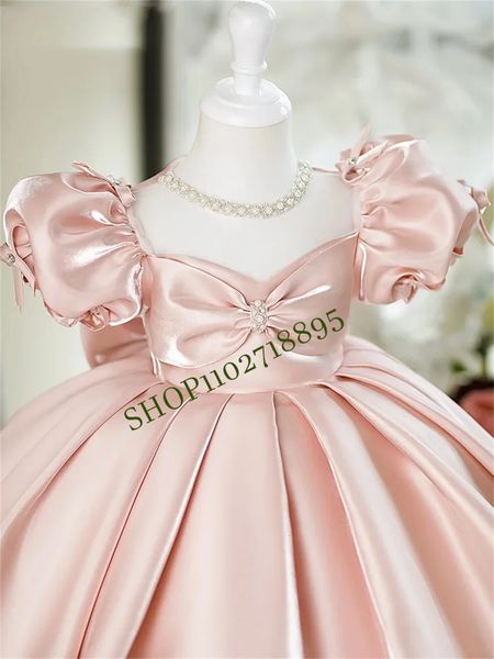 Vestidos inchados para meninas de flores com laço fofo vestido de cetim princesa bebê primeira comunhão 240313