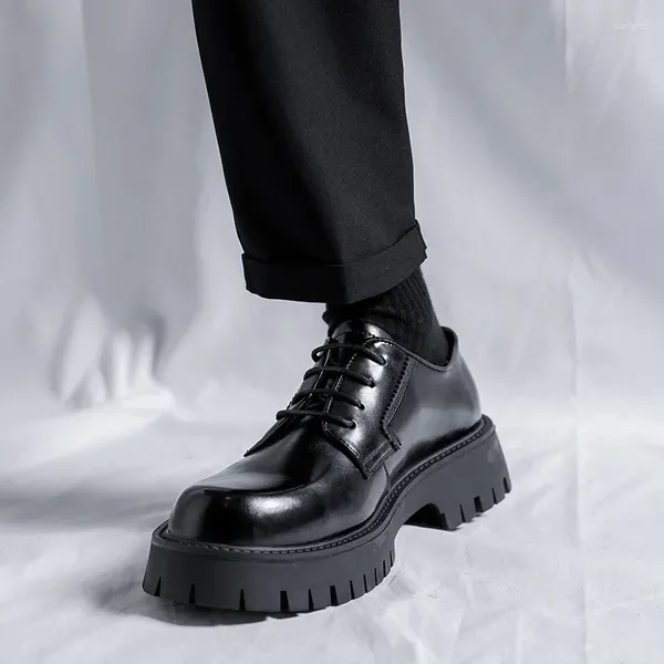 Sapatos de vestido homem japão coreano streetwear moda negócios casamento sapato de couro homens alta sola plataforma casual