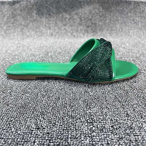 Pantofole Pantofole da donna Tablet 2024 Estate Fashion Designer Luxury Diamond Slide Outdoor Open Leisure Beach H24032658MB