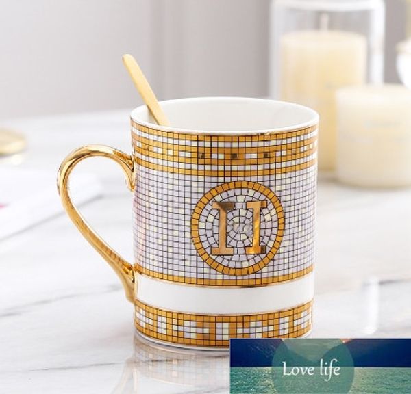Fornitura diretta di qualità Tazza in ceramica europea creativa con bordo dorato Colazione domestica Tazze da caffè per tè pomeridiano all'ingrosso