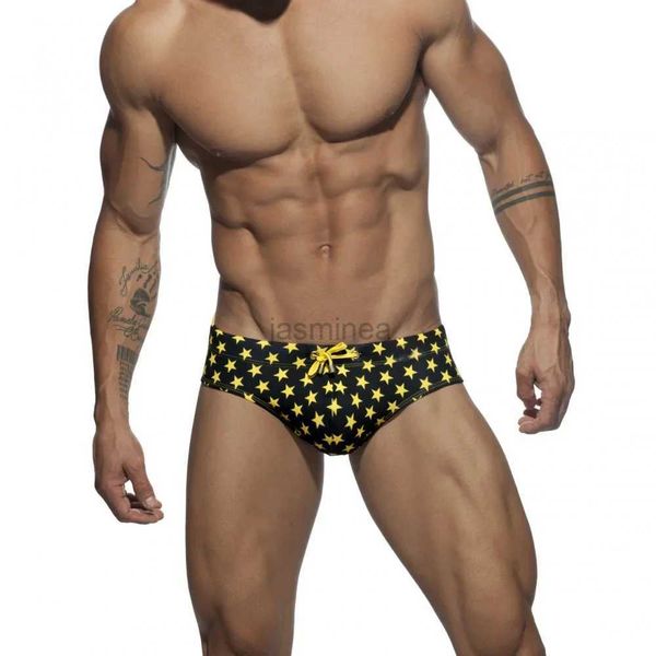 Costumi da bagno da uomo Sexy uomo a vita bassa nuoto stretto push-up pad costume da bagno slip sportivi costumi da bagno a vita bassa Gay Beach Short vendita calda Estate 24327