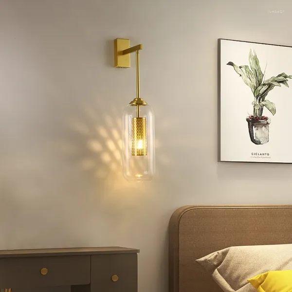 Lampada da parete Nordic Luxury Rame LED per camera da letto Soggiorno TV Sfondo Corridoio El Decorazione Applique in vetro Luce notturna E14