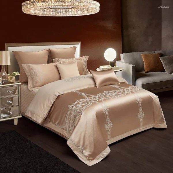 Set di biancheria da letto 4pcs royal gongsatin jacquard chic ricami set morbido copripiumino lucido setoso coperchio piumino trapuntato cotone ledrowcase